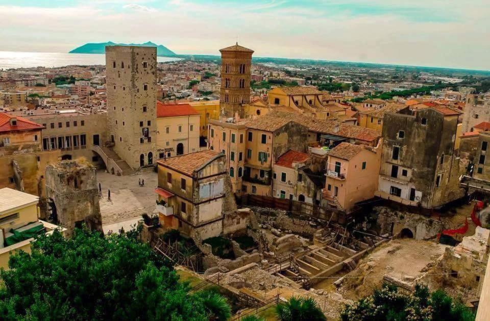 Casa Vitelli - Centro Storico A Due Passi Da Tutto Apartman Terracina Kültér fotó