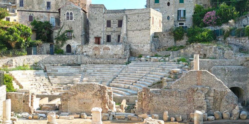 Casa Vitelli - Centro Storico A Due Passi Da Tutto Apartman Terracina Kültér fotó