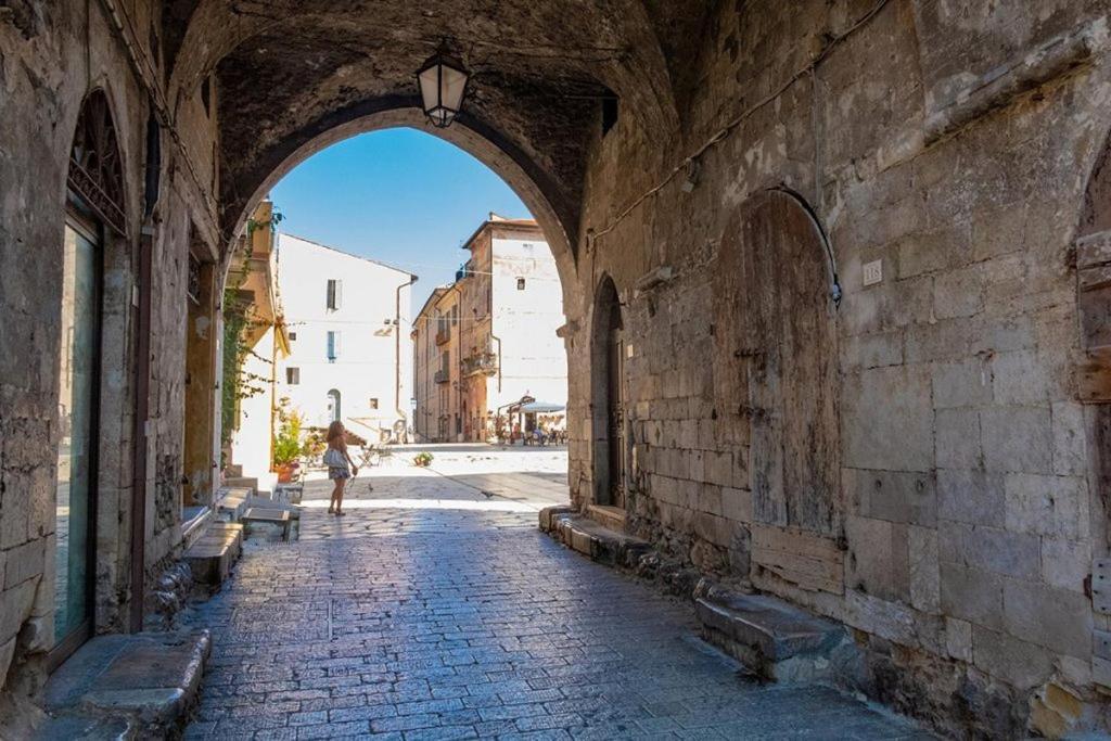 Casa Vitelli - Centro Storico A Due Passi Da Tutto Apartman Terracina Kültér fotó